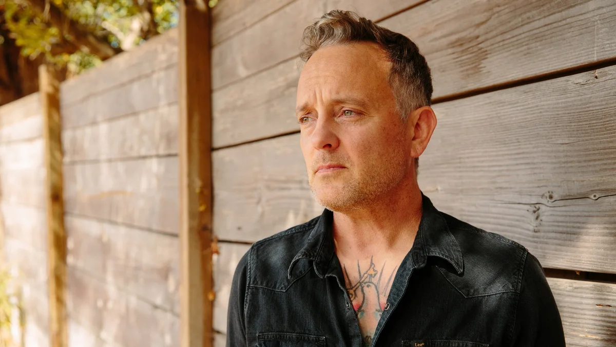 Dave Hause & The Mermaid w/ Greg Attonito Of The Bouncing Souls & The Old Wives